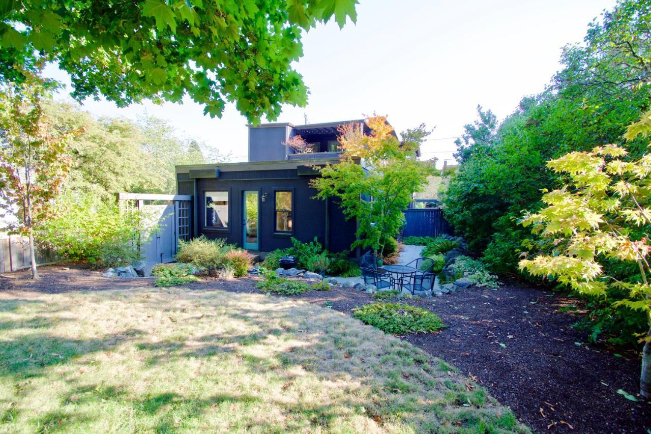 Phinney Ridge Flat With Backyard Oasis Seattle Eksteriør billede